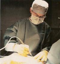 Пациент одет в стерильную одежду
